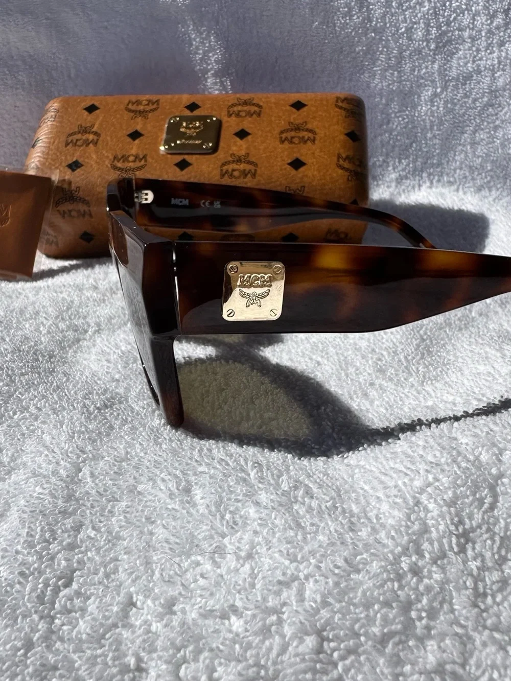 Full Inclusion MCM Havana Tortoiseshell Sunglasses - Authenticated by Poizon - Picture 7 of 13